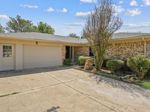 6504 Riddle Dr, Fort Worth TX  76182-4239 exterior