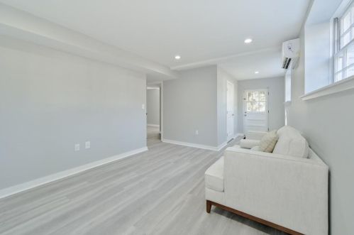 5830 Hilderbrand Dr, Atlanta GA  30328-4155 exterior
