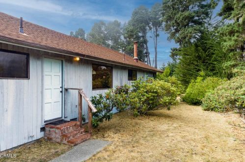 45070 Brest Rd, Mendocino, CA 95460-9561