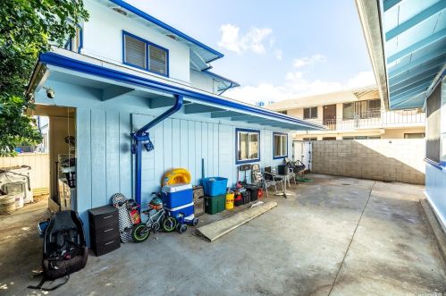 729 Ekela Ave, Honolulu HI 96816-1191 exterior
