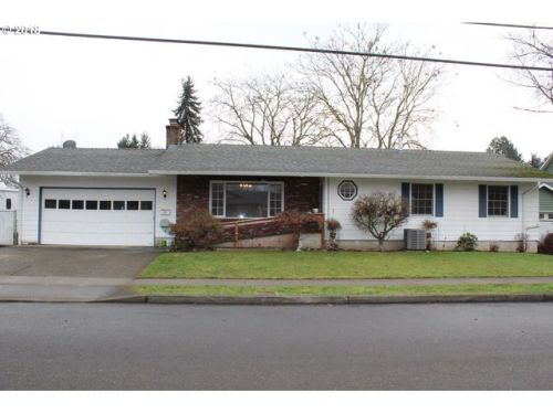 405 Gloucester St, Gladstone OR  exterior