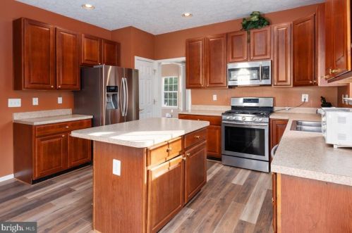 584 Windsong Dr, Aberdeen MD  21001-1835 exterior