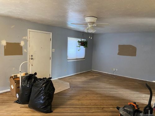 4822 Grant St, Englewood CO 80113-6827 exterior