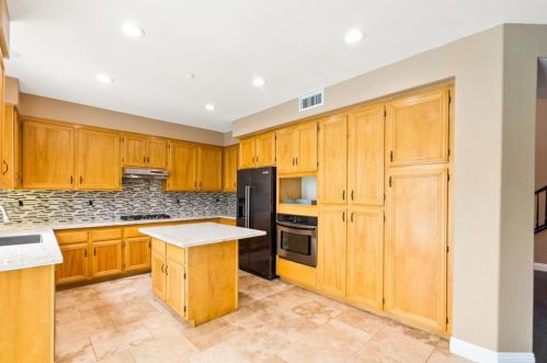 4222 Pondhill Ct, Riverside CA  92505-3464 exterior