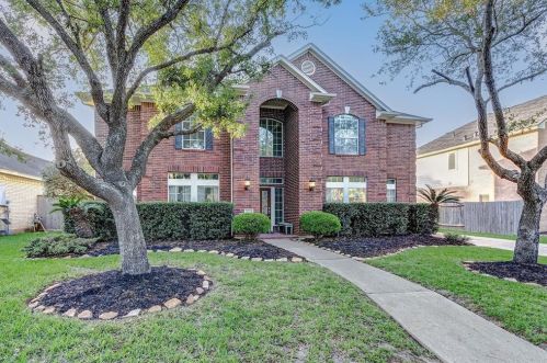 2409 La Rochelle Ct, Taylor Lake Village, TX 77586-8315