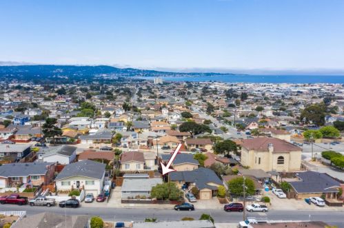 1367 Harding St, Seaside, CA 93955-5553