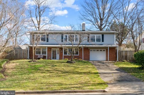 19003 Red Oak Ln, Triangle, VA 22172-2124