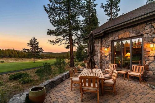 10221 Dick Barter, Truckee CA  96161-5172 exterior