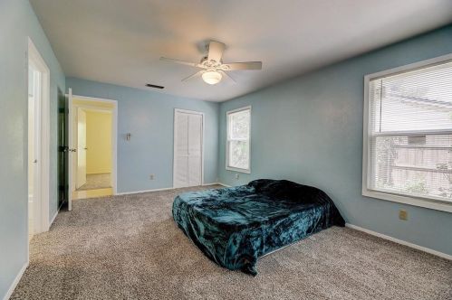 2007 Cedarwood Dr, Carrollton TX 75007-5406 exterior