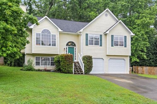 638 Glendale Forest Dr, Holly Springs, GA 30189-3477
