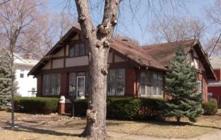 418 7th St, Pekin, IL 61554-4704