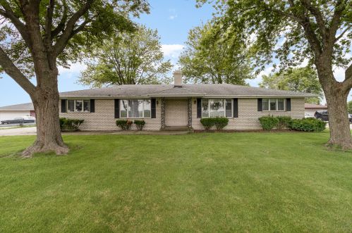 315 Eagle Lake Rd, Sollitt, IL 60401-3203