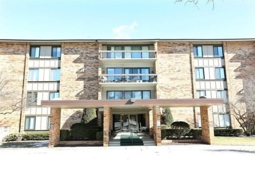 101 Lake Hinsdale Dr, Willowbrook IL 60527-2257 exterior