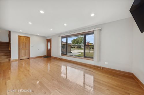 14011 Terry Dr, Orland Park, IL 60462-2233