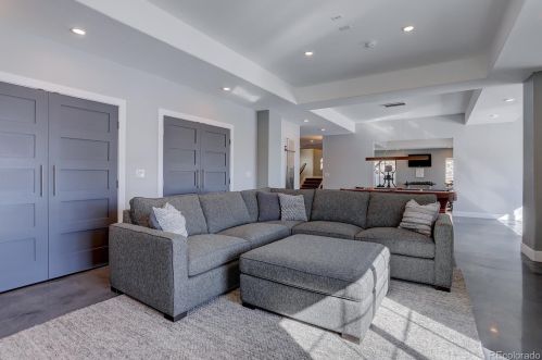 27661 Lakeview Dr, Aurora CO 80016 exterior