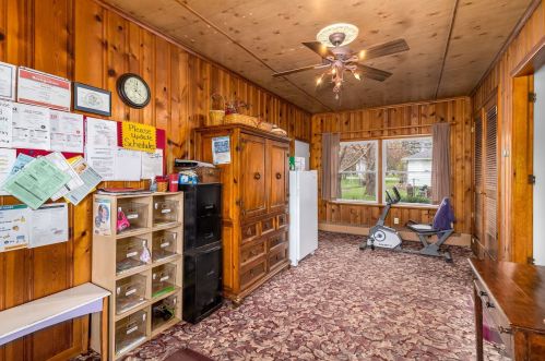 217 Maplewood Dr, Sycamore IL  60178-1237 exterior