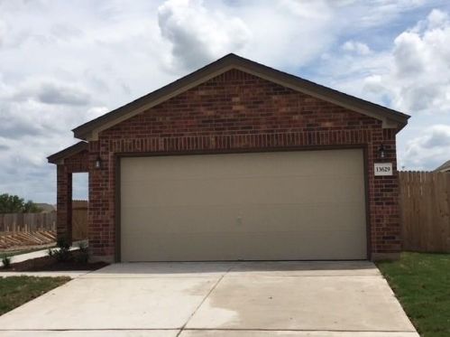 13629 Abraham Lincoln St, Webberville TX  78653 exterior