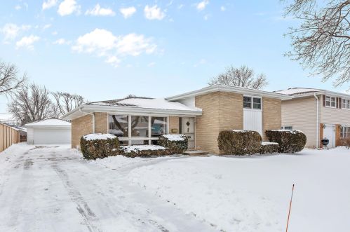 181 Michael Rd, Des Plaines, IL 60016-2468