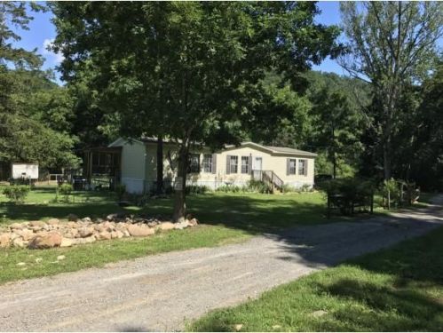 107 Garland Meadows Ln, Erwin, TN 37650-4513
