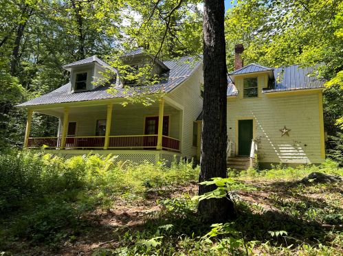 26 Bridgton Rd, Bridgton, ME 04009-4600