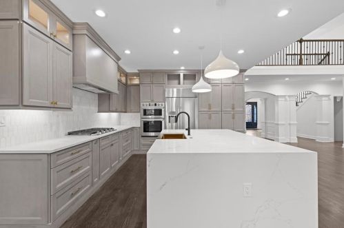 695 Highland Oaks Dr, Atlanta GA  30331-9210 exterior