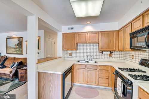 314 Brickhouse Rd, Princeton NJ  08540-7352 exterior