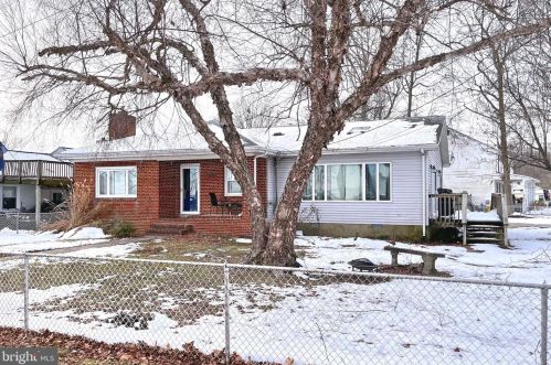 5232 Al Jones Dr, Shady Side MD  20764-9414 exterior