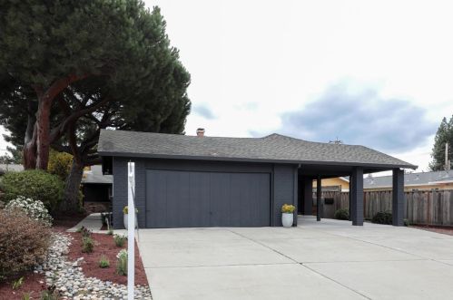 1371 San Domar Dr, Mountain View, CA 94043-3124