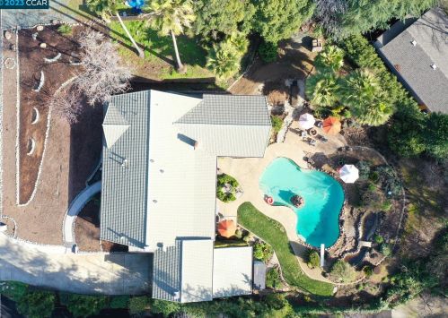 30 Kirkwood Ct, Concord CA  94521-1427 exterior