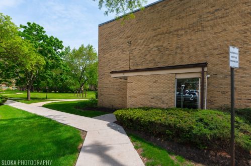722 Dempster St, Mount Prospect, IL 60056-5066