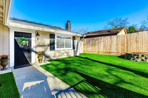 7733 Antelope Rd, Citrus Heights, CA 95610-2317