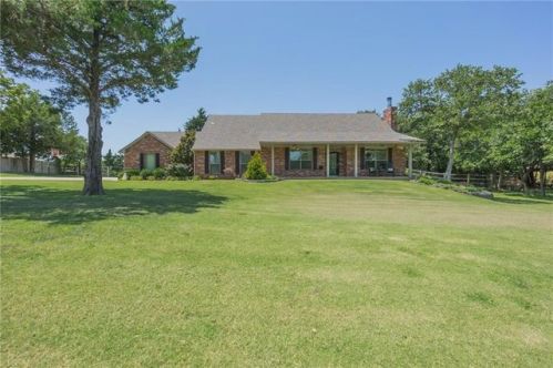 10501 Hunters Pointe, Edmond, OK 73034-1607