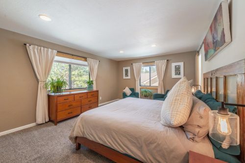 10425 Martis Valley Rd, Truckee CA  96161-2015 exterior