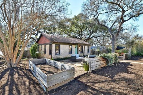 2201 De Verne St, Austin, TX 78704-3929