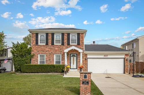 607 Nekoma Dr, Carol Stream, IL 60188-9118