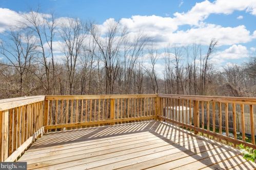 2691 Cristina Ct, Woodbridge VA  22192-3127 exterior