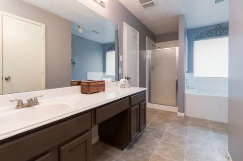 12094 Ln Salle Oaks, Conroe TX  77304-4002 exterior