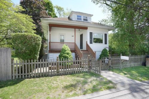 64 Steele Ave, Warwick, RI 02889-2742