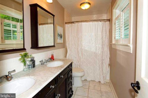 255 Lower Magothy Beach Rd, Severna Park MD  21146-2118 exterior