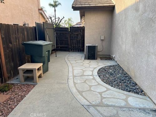 19233 Bergamont Dr, Riverside CA 92508-6275 exterior