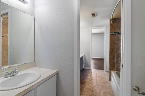 1005 Roky Ct, Fort Worth TX  76114-2431 exterior