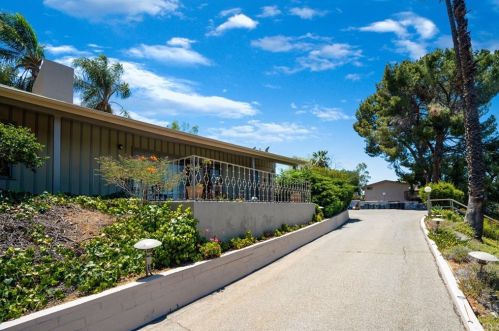 2372 Sunset Dr, Riverside, CA 92506-3468