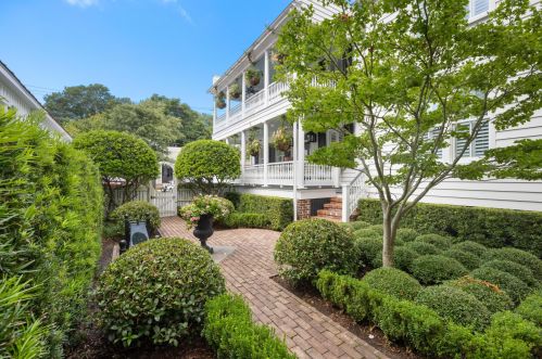 110 Pitt St, Mount Pleasant, SC 29464-5319