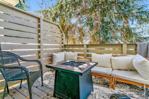 6948 Briarwood Cir, Englewood CO  80112-1151 exterior