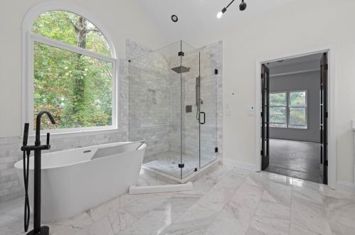 695 Highland Oaks Dr, Atlanta GA  30331-9210 exterior