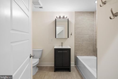 1315 20 St, Philadelphia PA 19146-4303 exterior