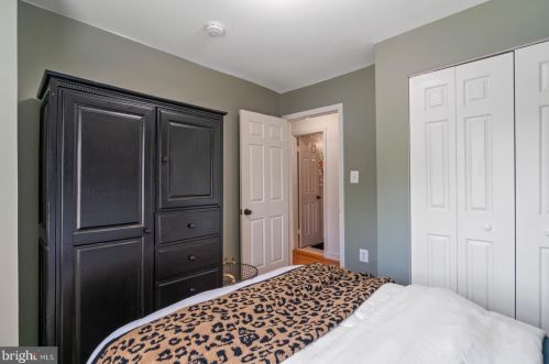 6431 Franconia Ct, Springfield VA  22150-1204 exterior