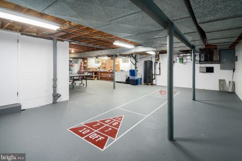 348 Kings Hwy, Tavistock NJ 08033-1205 exterior