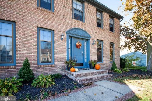 3 Stonegate Ct, Blenheim, NJ 08012-5356