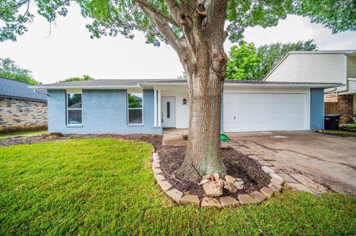 2913 Woodlark Dr, Fort Worth, TX 76123-1010